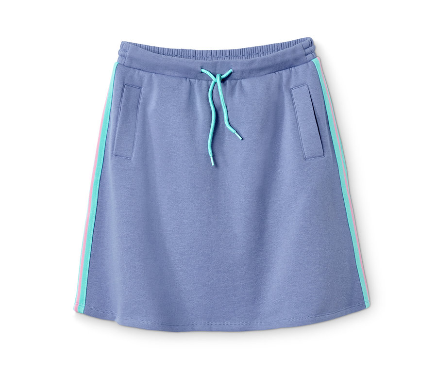 Modrá sukně z teplákoviny s recyklovaným polyesterem. Sukně má kapsy a stahovací šňůrku.