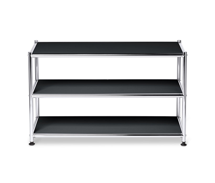 Černý kovový odkládací stolek CN3 s otevřenými policemi.