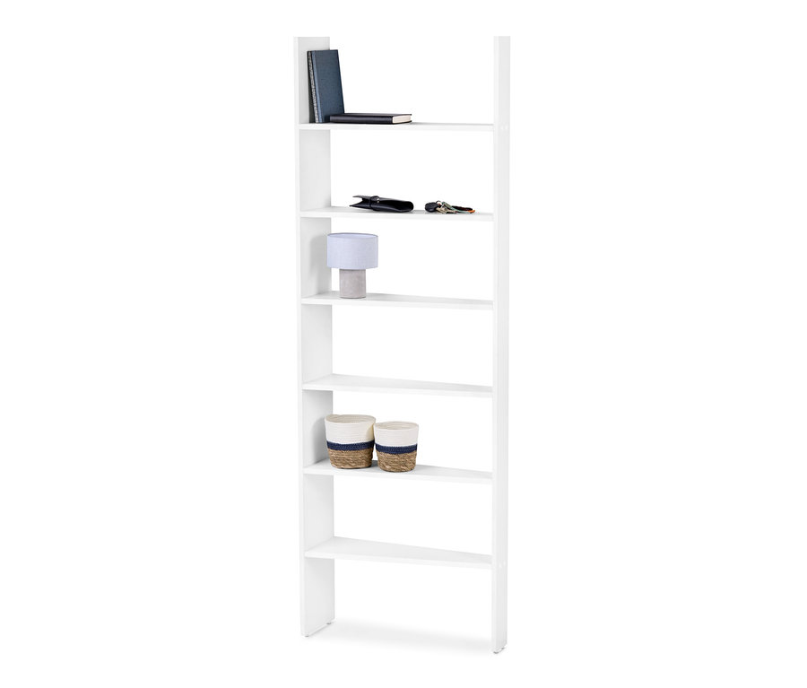 Bílý regál za dveře se sedmi policemi, na kterých jsou knihy, peněženka, klíče, lampa a dva košíky.