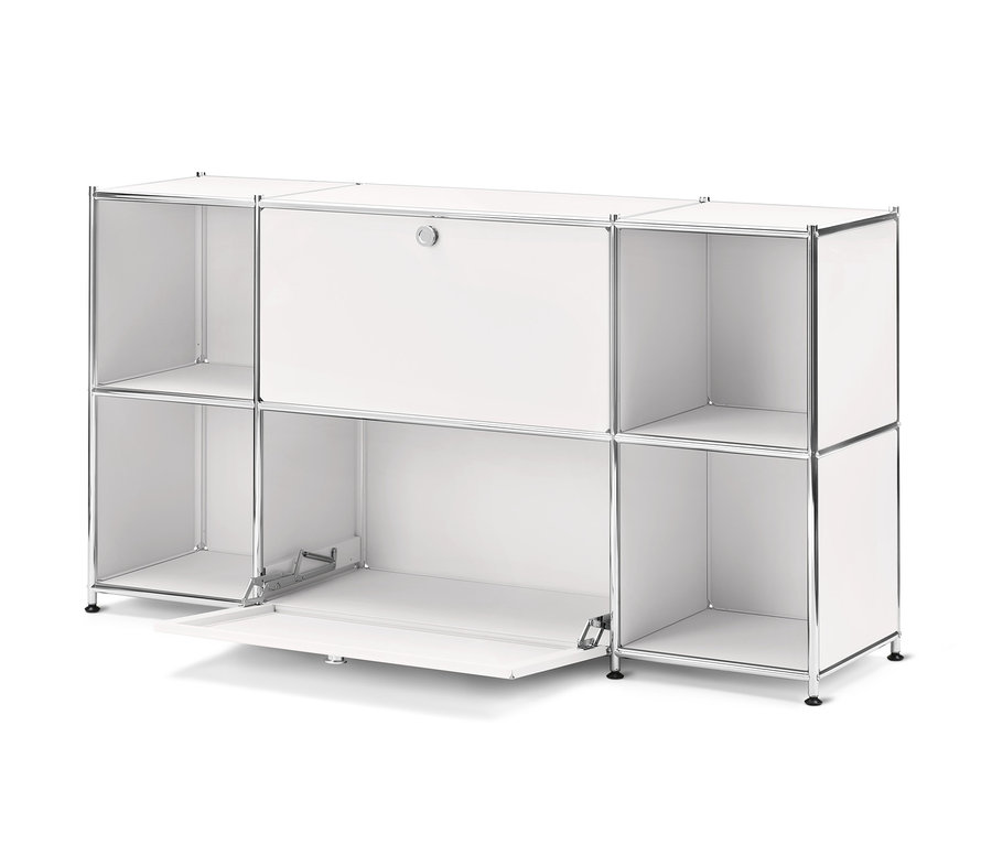 Bílá odkládací skříňka »CN3« se 2 výklopnými dvířky, z nichž jedna je otevřená.