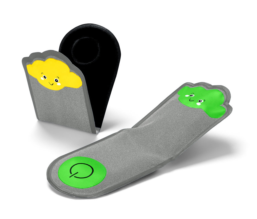 Dvě magnetická LED světýlka mráčky, jedno složené a druhé rozložené.