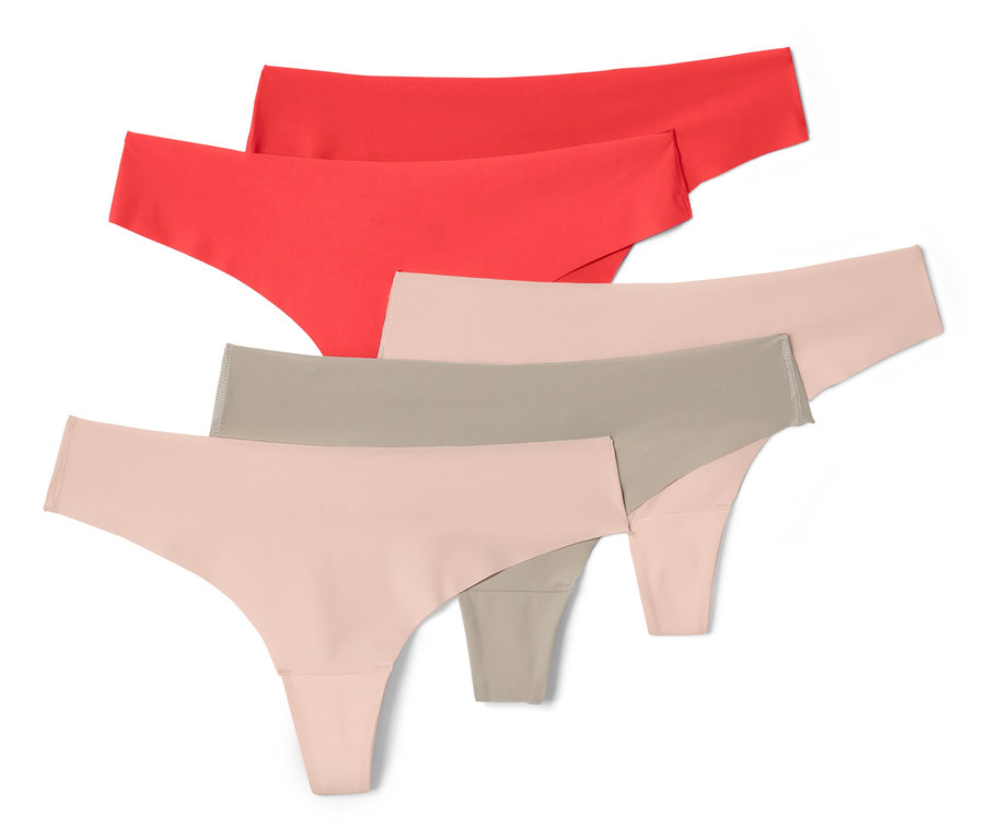 Čtyři tanga Magic Cut v červené, béžové a šedé barvě leží na sobě.