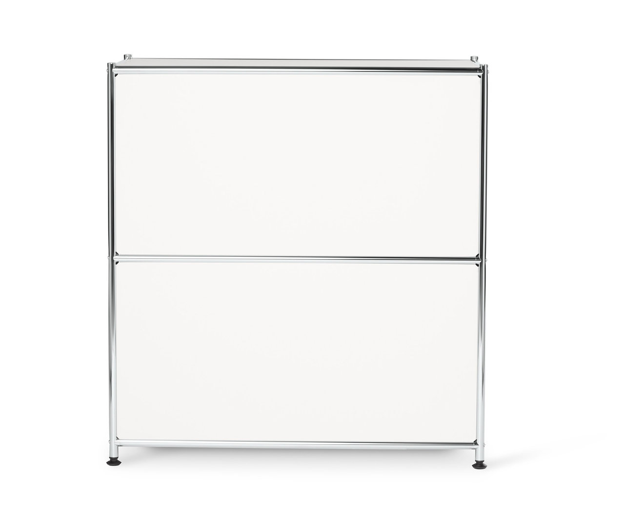 Bílá kovová odkládací skříňka CN3 s výklopnými dvířky.