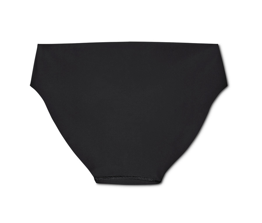 Detailní záběr na černé kalhotky »Magic Cut«, 2 ks.