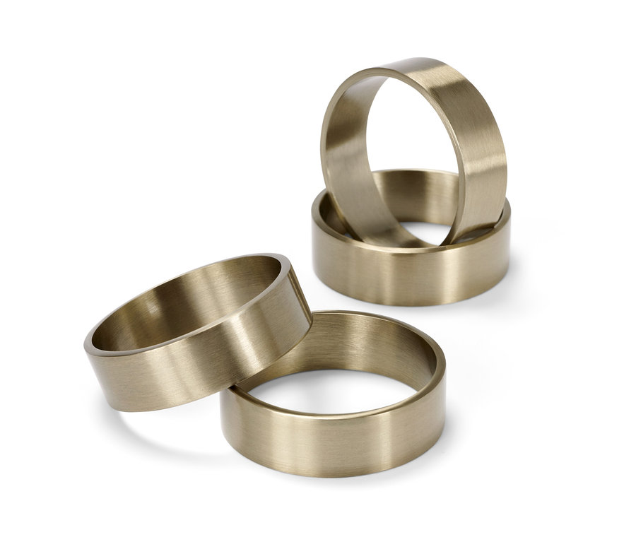 Čtyři kroužky na ubrousky.