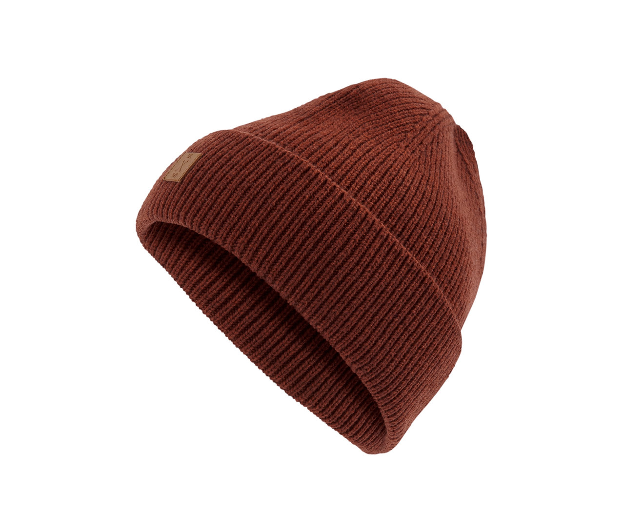 Detail pletené čepice rezavě červené barvy.