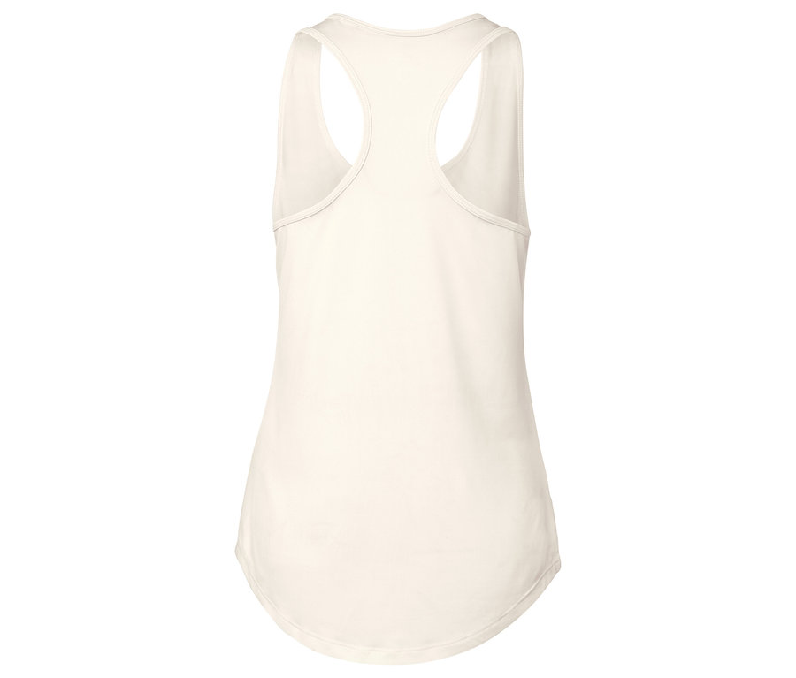 Bílý tílko s racerback střihem.