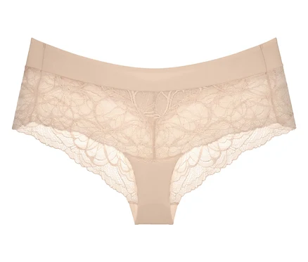 Nude Bokové kalhotky Triumph Body Makeup Illusion Lace, tělové.