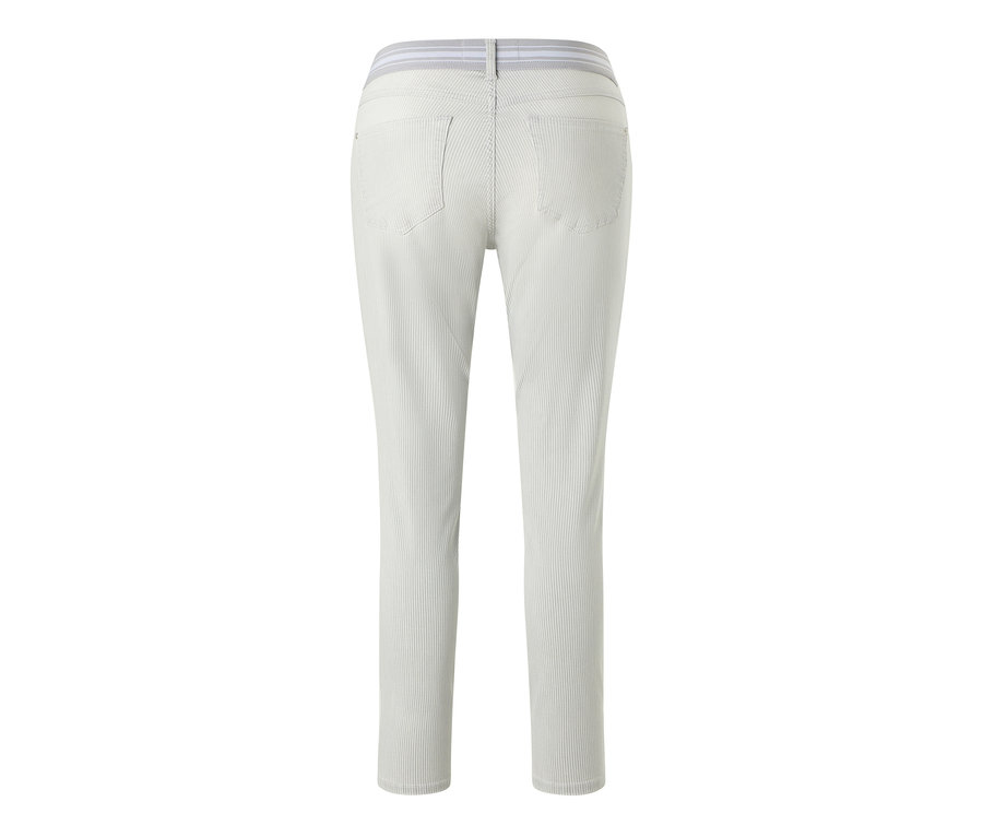 Detailní pohled zezadu na světle šedé džíny Angels »Ornella Sporty« slim fit 7/8.