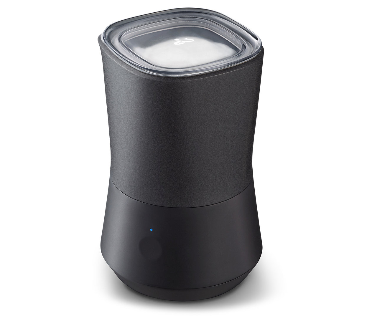 Černý elektrický napěňovač mléka.