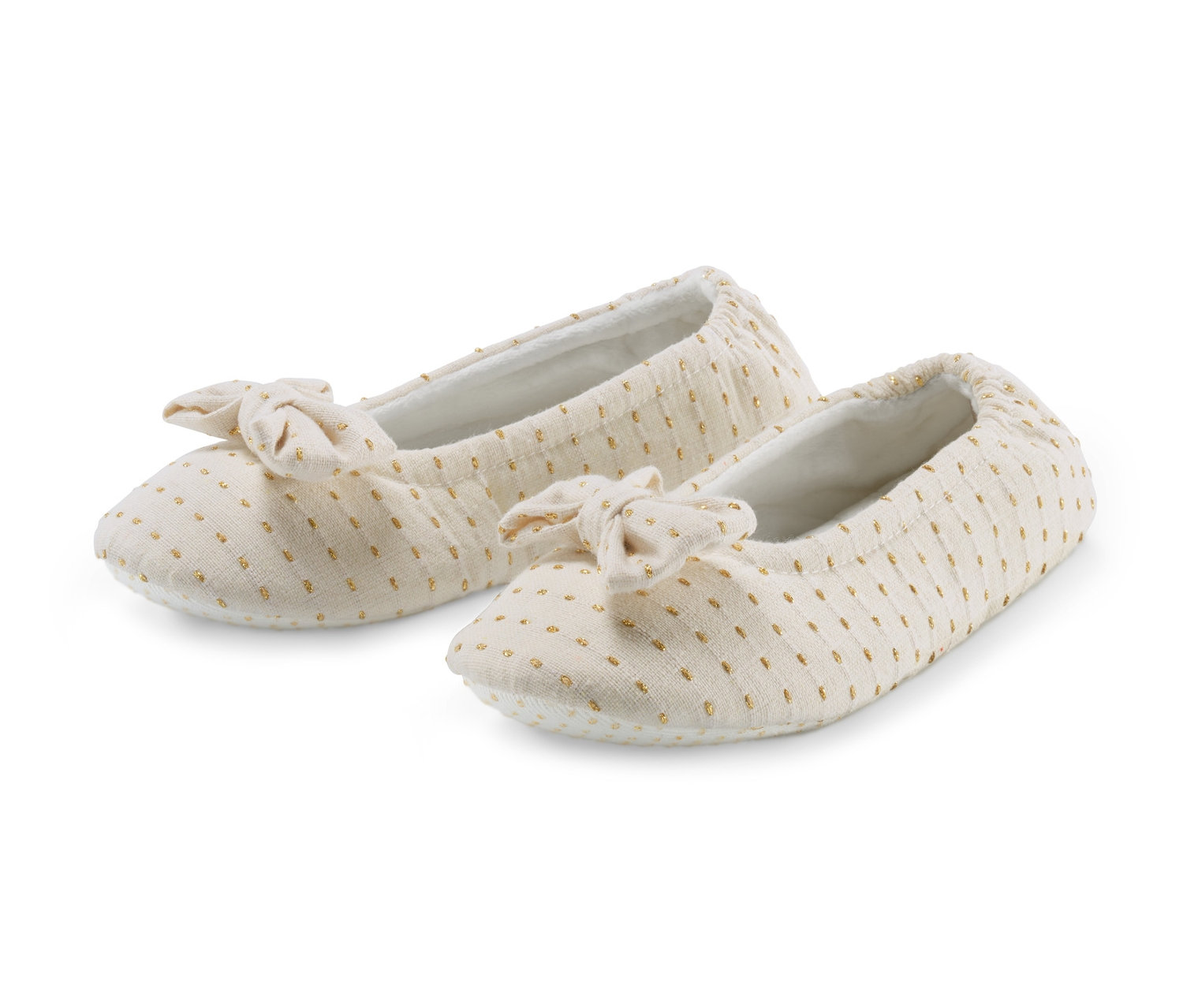 Dva béžové domácí baleríny s mašlí a zlatými puntíky.