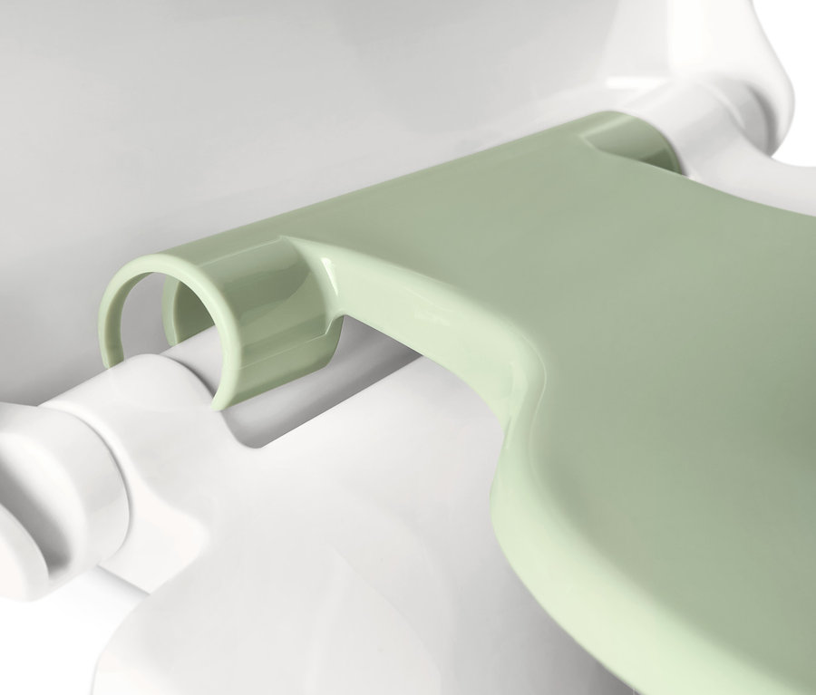 Detail WC sedátka Family s automatickým zavíráním.