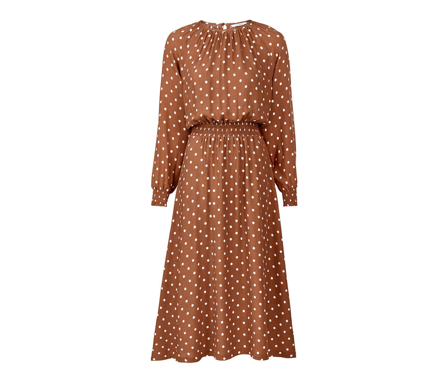 Hnědé midi šaty s bílými puntíky.