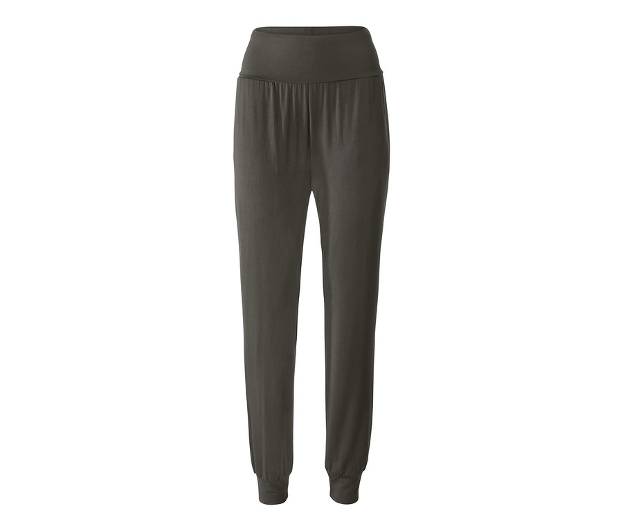 Šedé kalhoty na jógu.