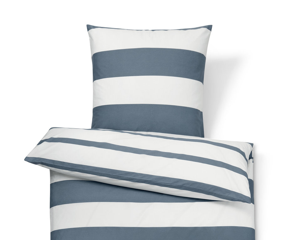 Pruhované perkálové povlečení standardní velikosti a nadměrné velikosti.