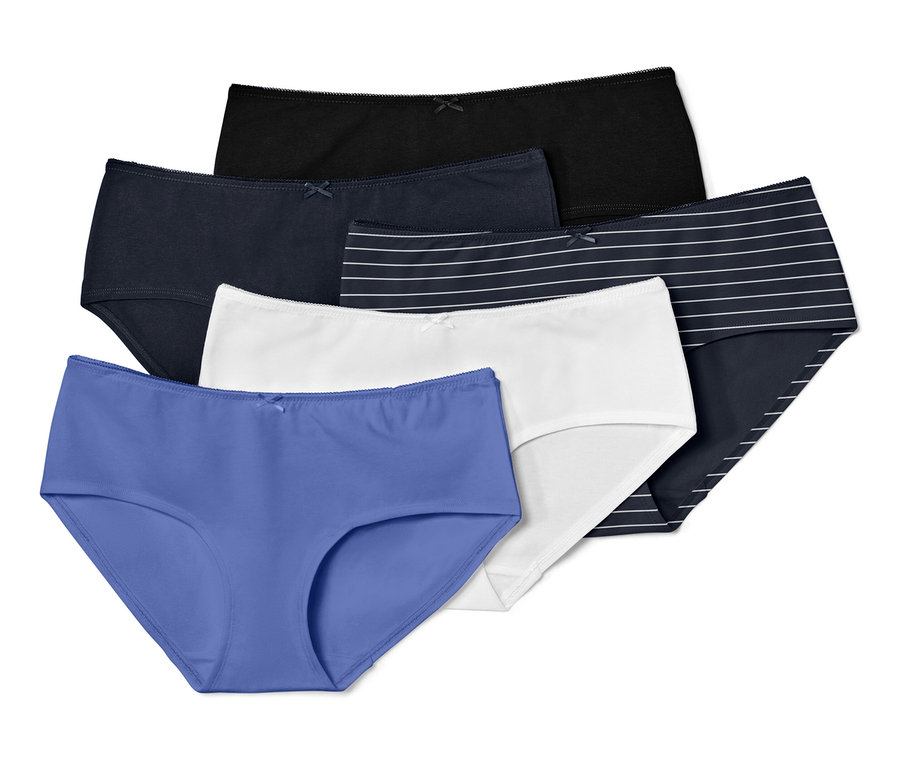 Pět kalhotek různých barev.