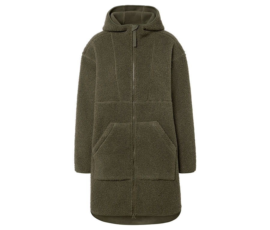 Zelený huňatý kabát s kapucí a zipem uprostřed.