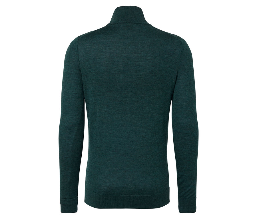 Zadní pohled na tmavě zelený rolák.