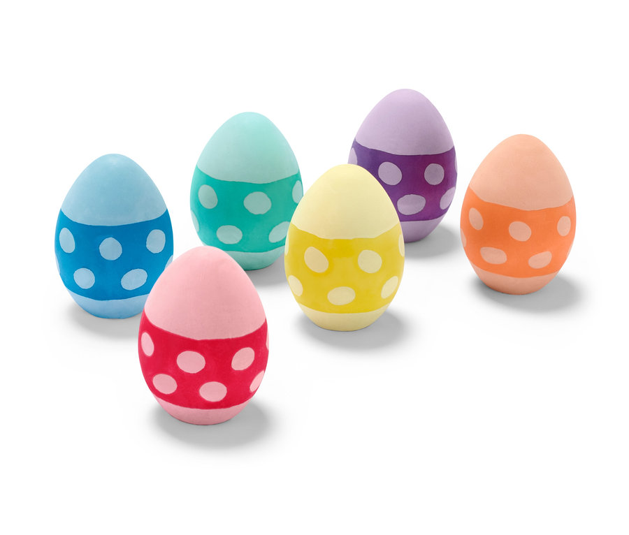 Šest barevných kříd ve tvaru vajíček s puntíky.