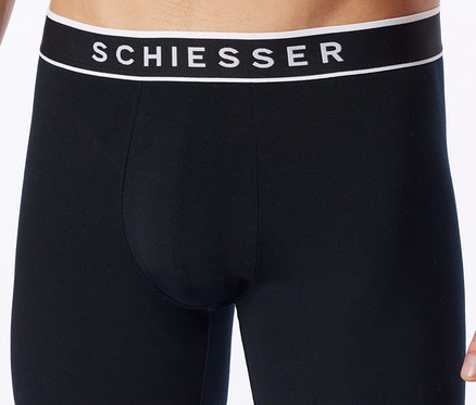 Černé boxerky s černým pasem, bílým pruhem a bílým logem SCHIESSER.