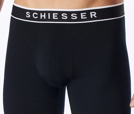 Černé boxerky s černým pasem, bílým pruhem a bílým logem SCHIESSER.