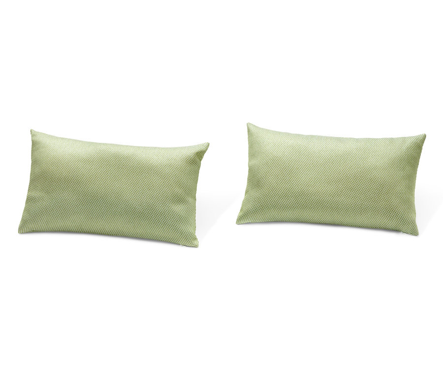 Dva zelené venkovní polštáře.