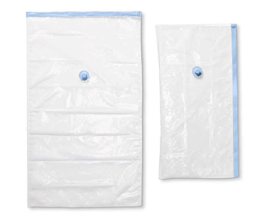 Dva vakuové úložné pytle, jeden horizontální a jeden menší.