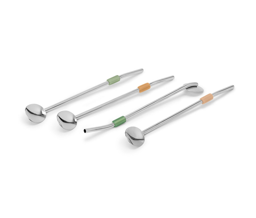 Čtyři lžičky s barevnými držadly.