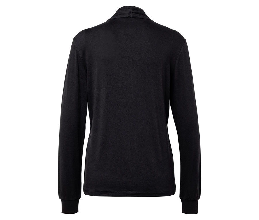 Zadní pohled na černé tričko s dlouhým rukávem a rolákem.