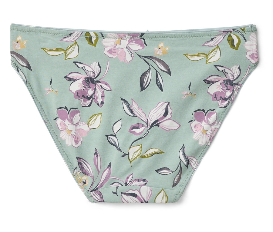 Kalhotky s květinovým vzorem na světle zeleném pozadí.