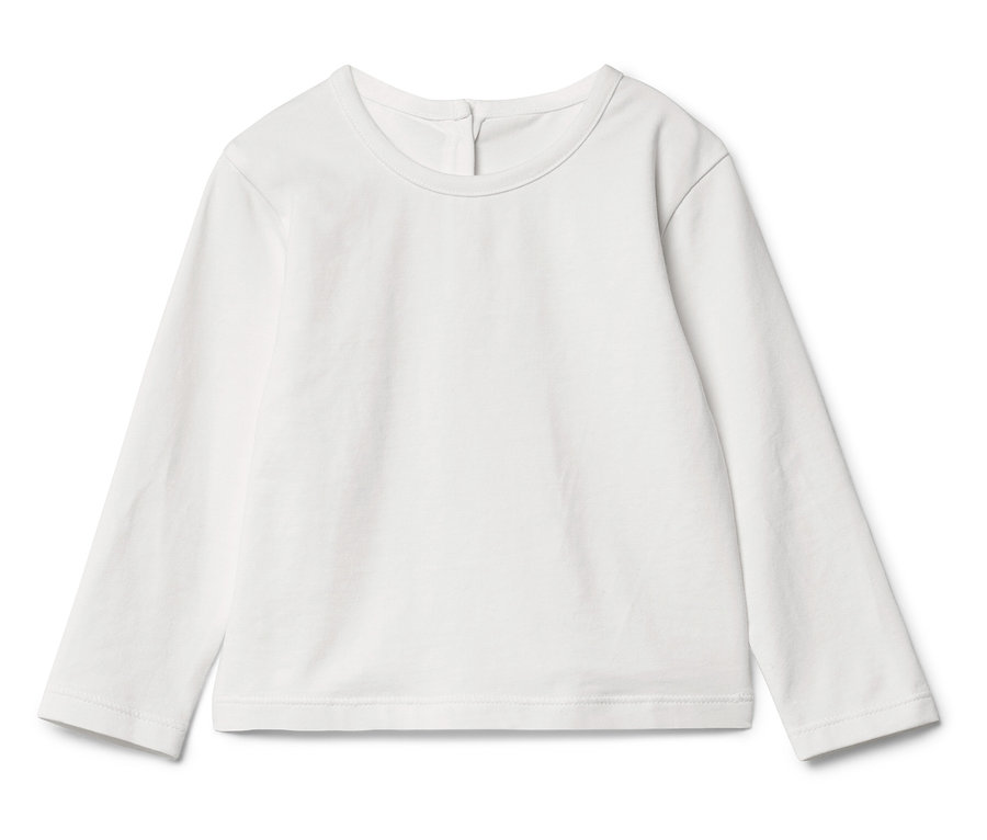 Bílé tričko s dlouhým rukávem leží na povrchu.