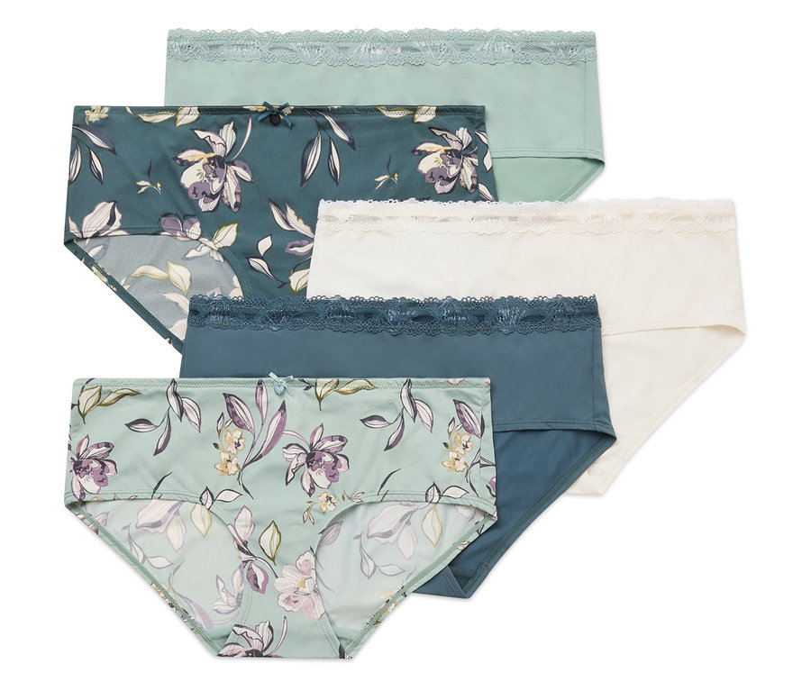 Pět dámských kalhotek leží na sobě, s květinovými vzory a krajkovými detaily v zelených, modrých a krémových tónech.