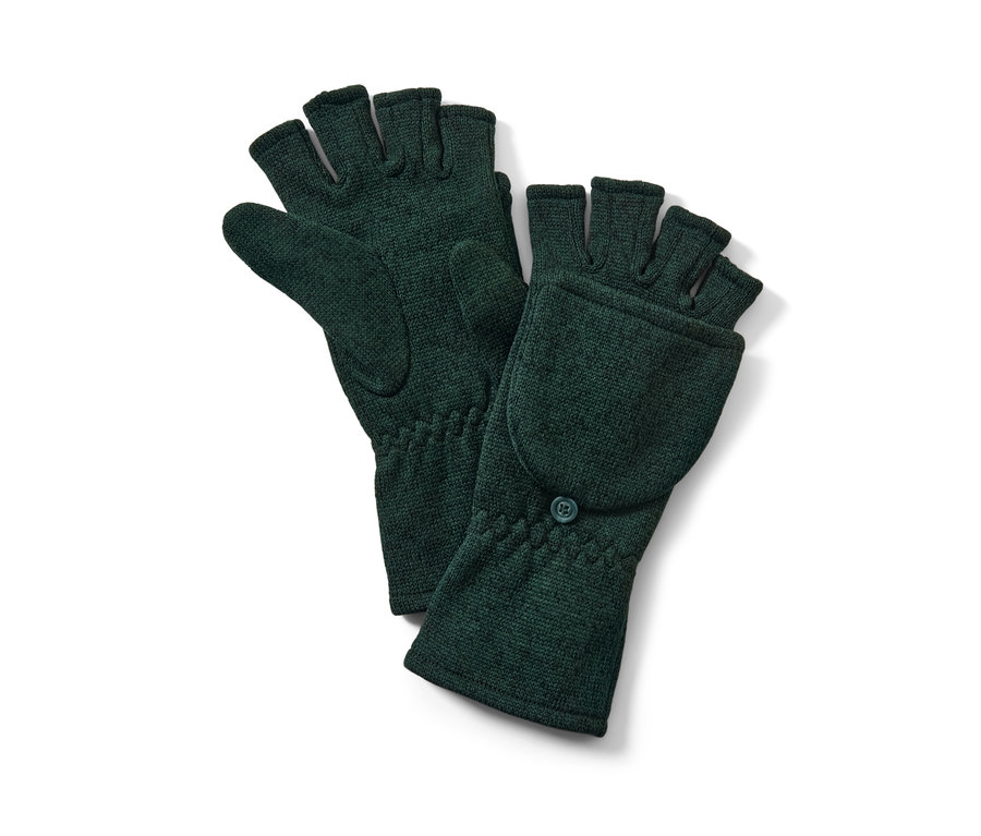 Dvoje zelené pletené flísové odklápěcí palčáky leží na bílém pozadí.