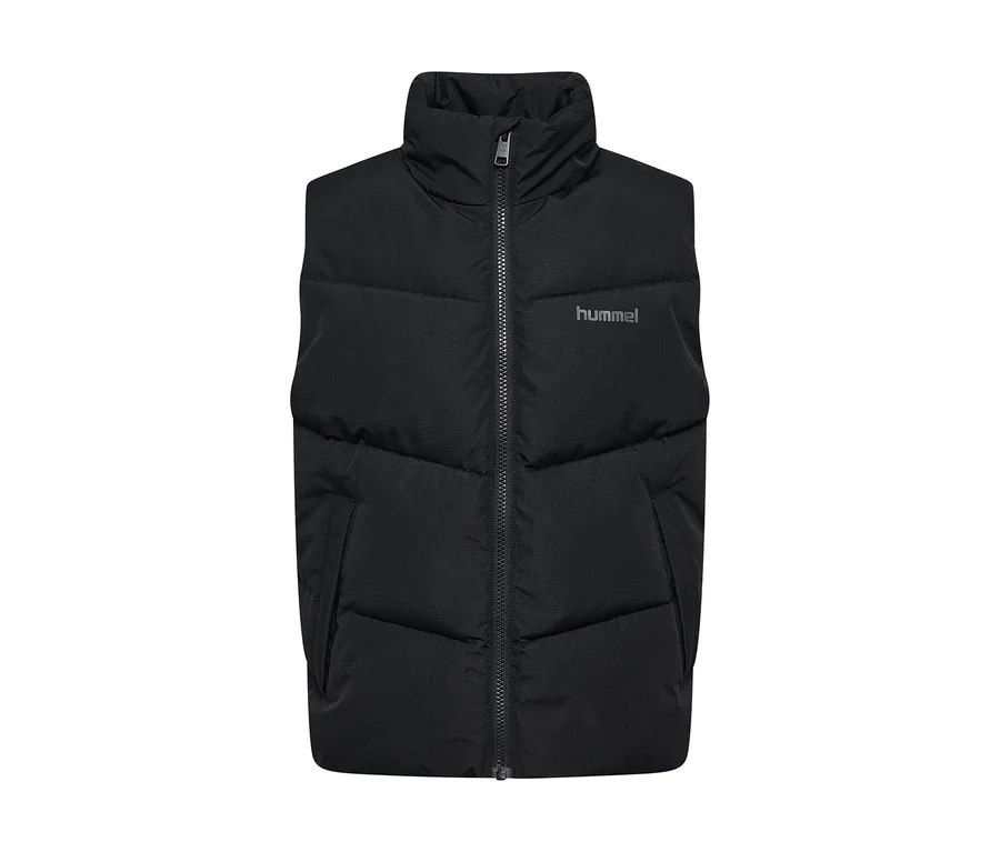 Černá vesta hummel® »HMLJR Puffer Vest« s vysokým límcem a zipem.