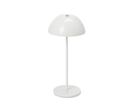 Bílá akumulátorová stolní lampa s LED, kopulovitým stínítkem, štíhlou nohou a kulatou základnou na bílém pozadí.