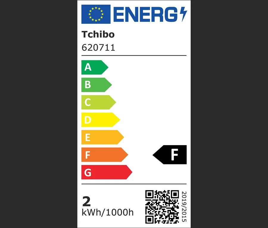 Energetický štítek s třídami A až G, produktem Tchibo 620711 a QR kódem.