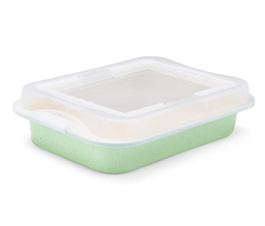 Zelený plech na pečení s průhledným víkem.