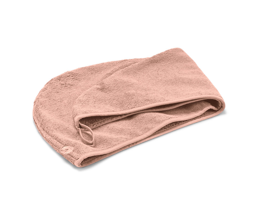 Růžový ručníkový turban.