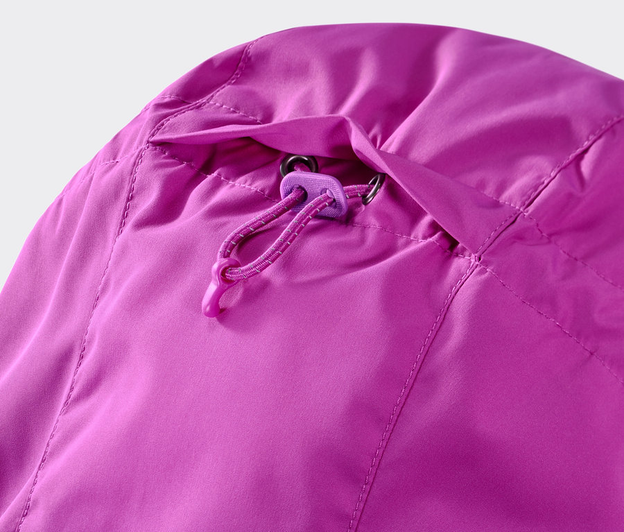 Detail kapuce větruvzdorné běžecké bundy, neonová bobulová.