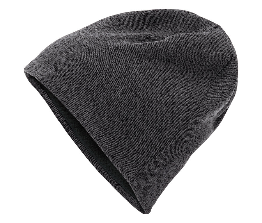 Šedá pletená čepice.