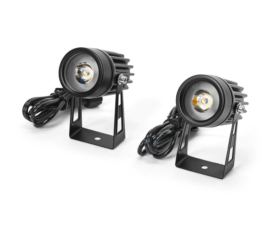 Dvě solární bodová svítidla s černým rámem a kabelem.