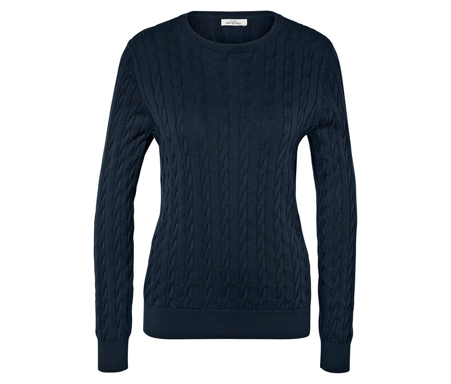 Tmavě modrý pletený svetr s dlouhými rukávy.