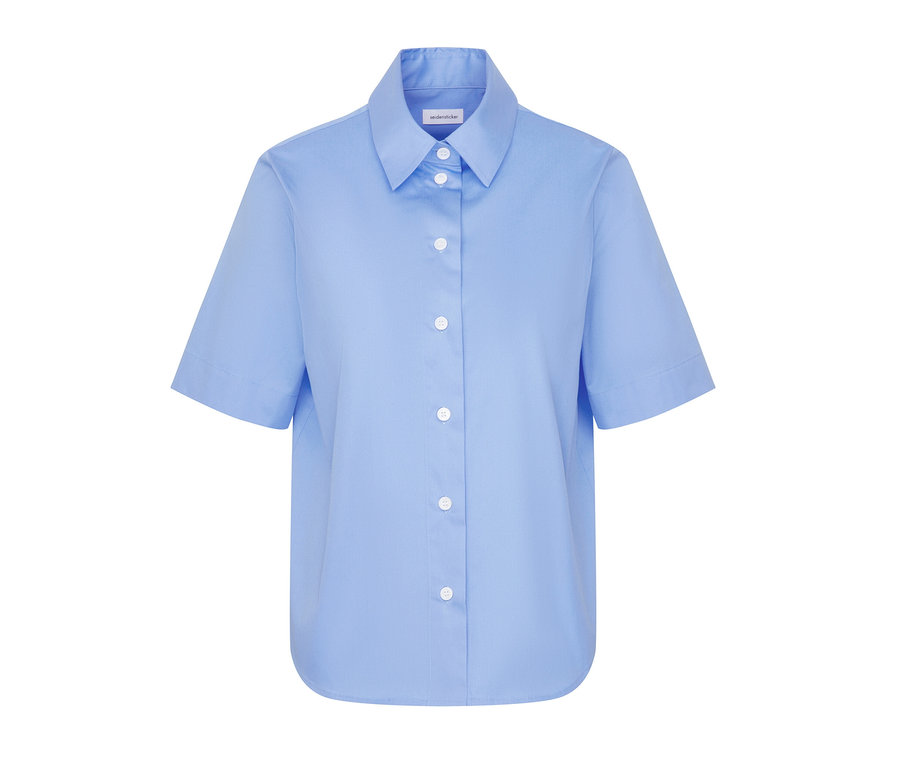Světle modrá halenka s krátkým rukávem Seidensticker s bílými knoflíky.