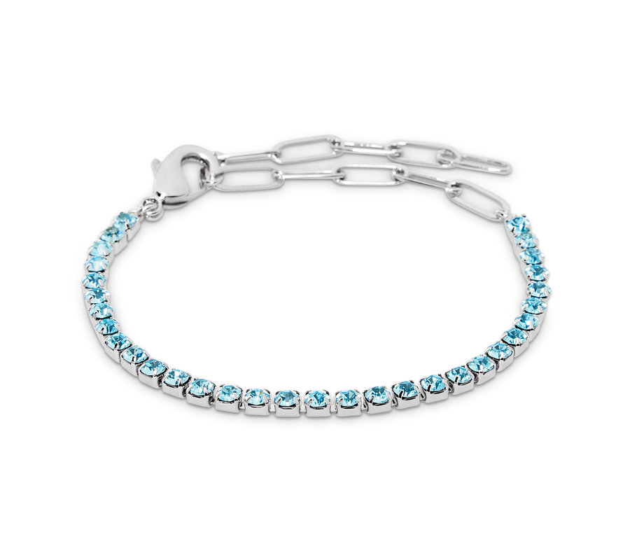 Stříbrný tenisový náramek s článkovým řetízkem.