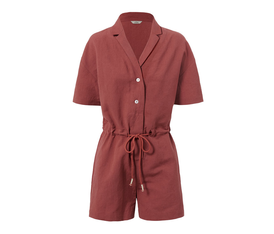 Detail krátkého overalu.