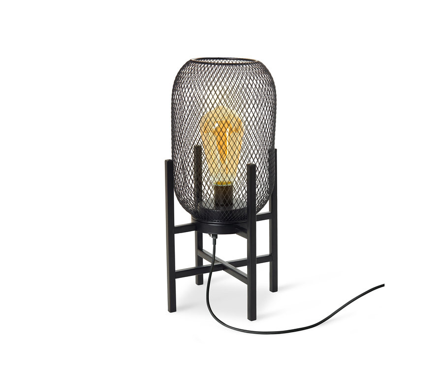 Černá venkovní stolní lampa s LED na bílém pozadí.