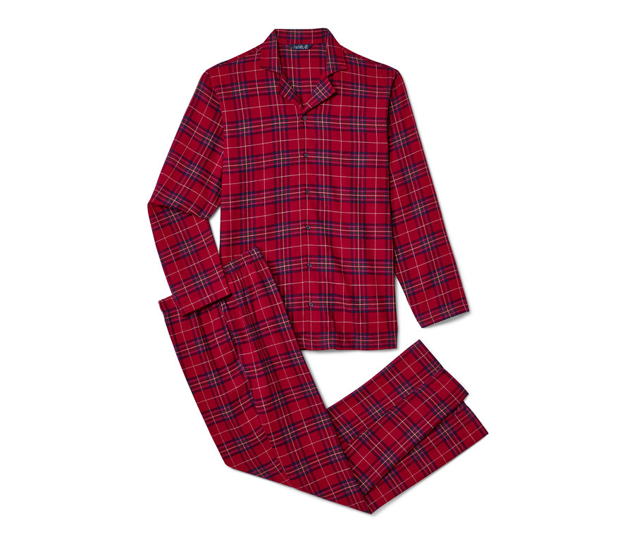 Červené kostkované flanelové pyžamo.