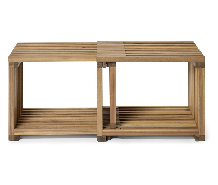 Dva spojené dřevěné regály s lamelami.