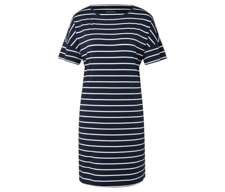 Modré šaty s bílými pruhy.