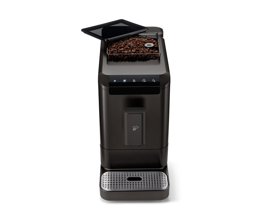 Čelní pohled na plně automatický kávovar »Esperto2 Caffè« v granitově černé barvě s otevřeným zásobníkem kávových zrn.